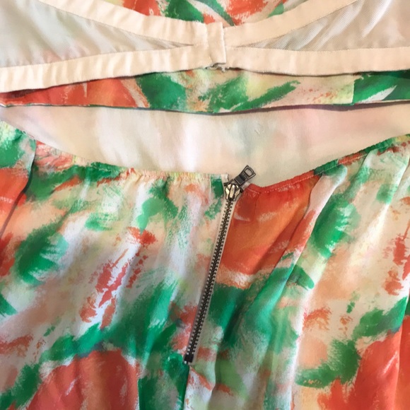 Alice + Olivia strapless silk floral top - Picture 6 of 8